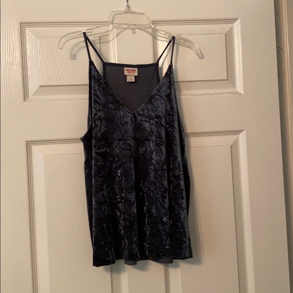 Top - Picture 2 of 2